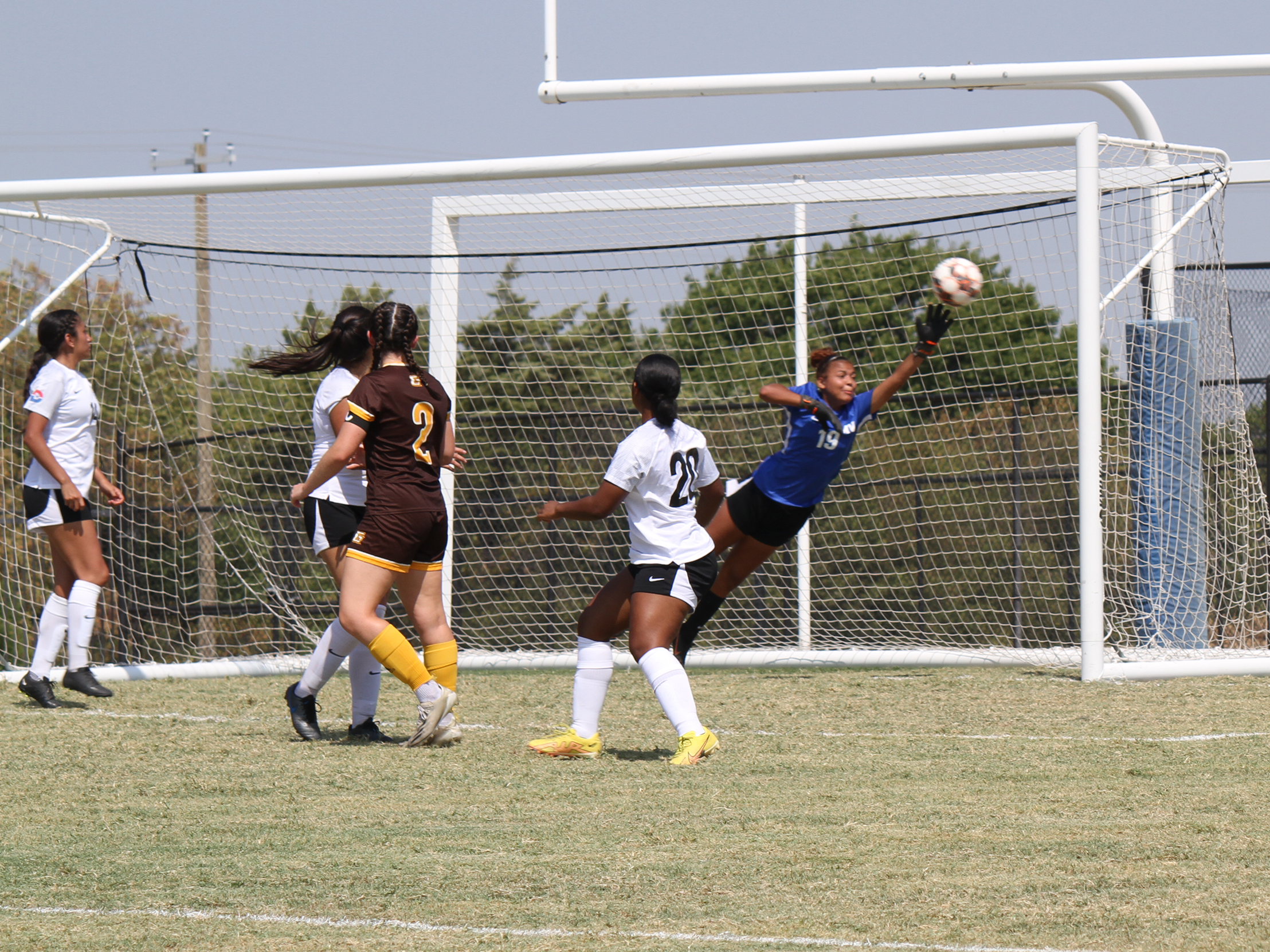 Women's Soccer Begins DAC Action Friday at Eastfield