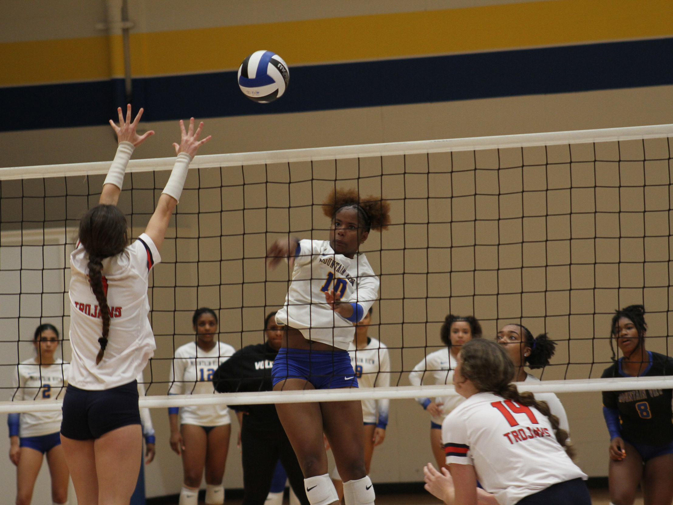 Volleyball Sweeps Southwestern Adventist